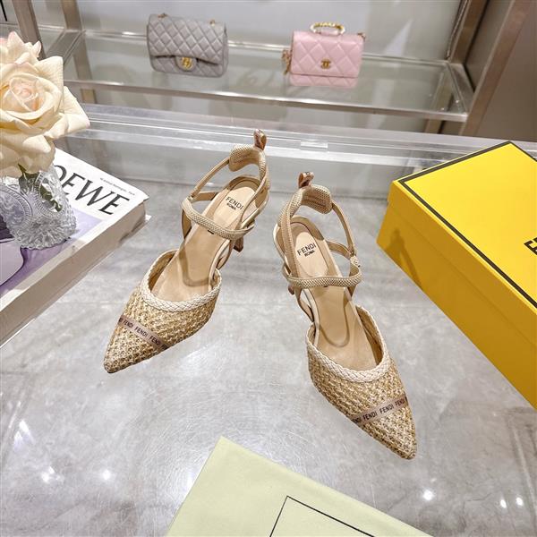 2025112818418925 260